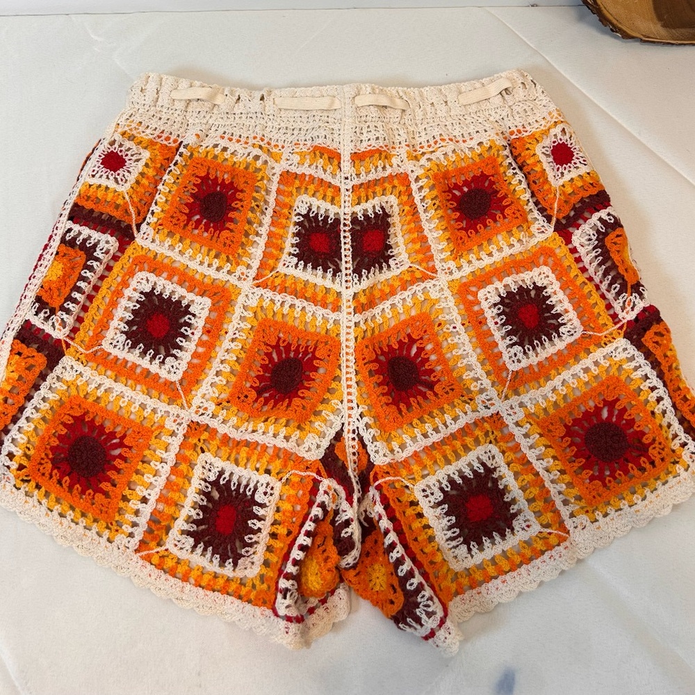 33 Coastal Granny Square Shorts Red Orange Crochet Women’s Medium - Picture 3 of 11